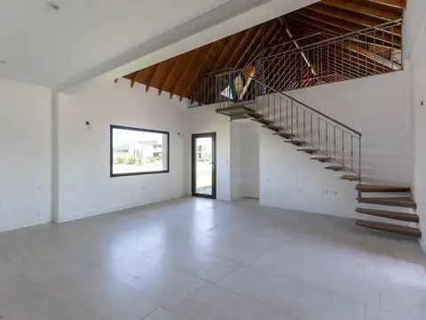 Casa 4 ambientes con 3 baños
