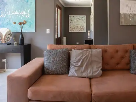 VENTA CASA 5 AMB Y DEPENDENCIA C/BAÑO APTO CREDITO