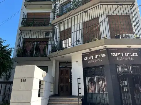 Dpto 4 Ambientes con Cochera y Baulera en Colombres 658, Lomas de Zamora