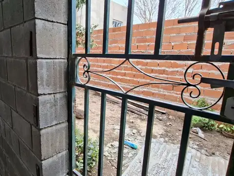 GALPÓN EN ALQUILER SOBRE AV. FACUNDO ZUVIRÍA