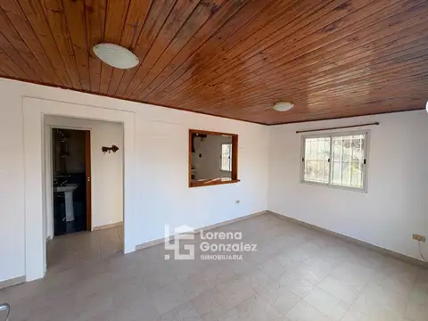 Casa 3 ambientes con 1 baño