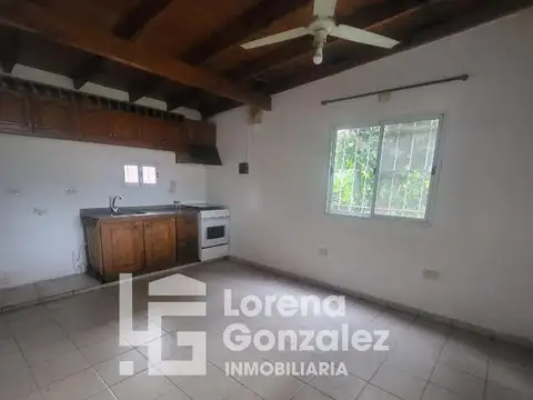 Casa en Alquiler con 3 cocheras
