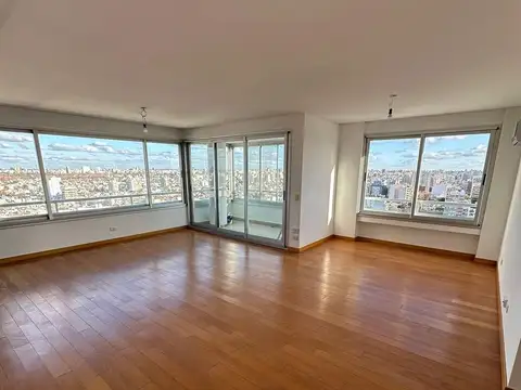 Único depto en torre con excelentes vistas y amenities:  4 amb c/dep y cochera.