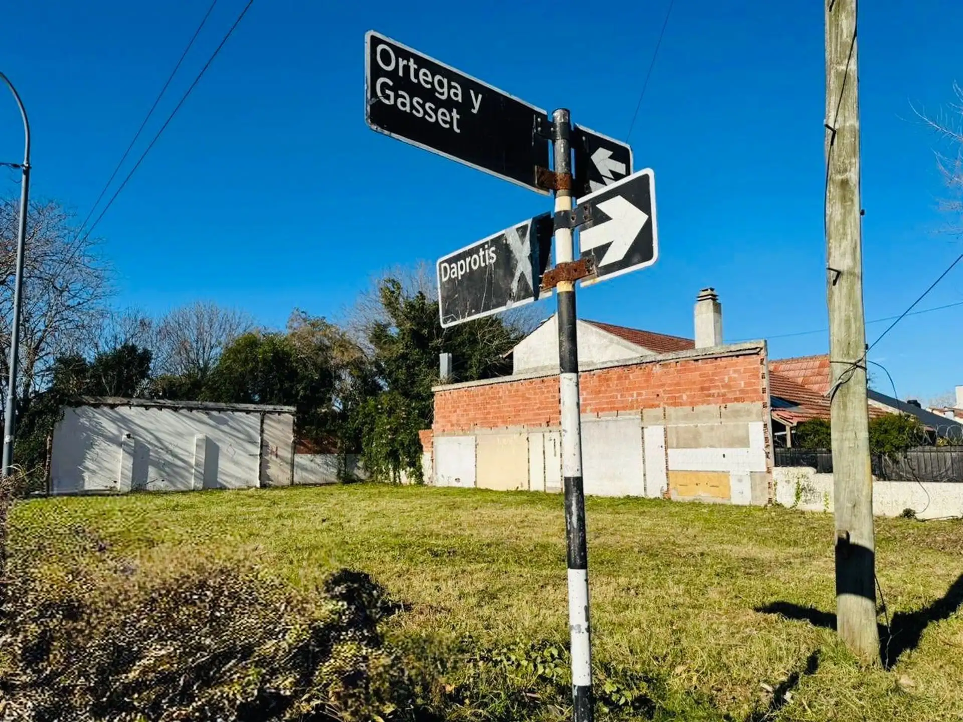 VENTA LOTE DE 328 M EN ORTEGA Y GASSET Y DAPROTIS