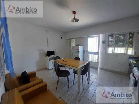 Casa 3 ambientes con 1 baño