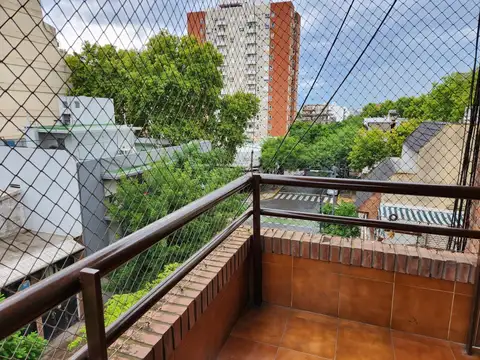 Jufré 100, Piso 4