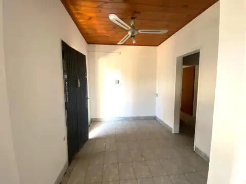 Casa en esquina en Navarro