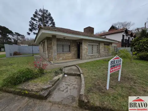Chalet en venta c/ cochera en Zona Centro