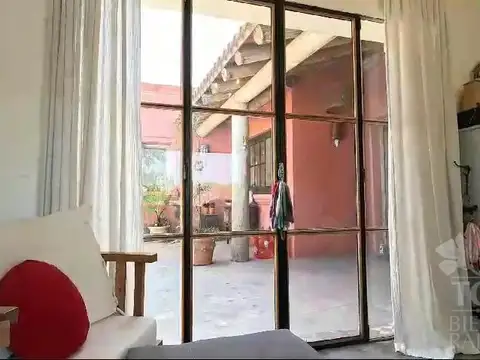 Casa 6 ambientes con 4 baños