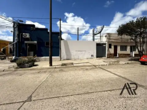 Bernabé Rivera esquina Tomas Berreta 100
