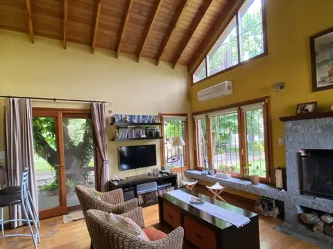 Casa en Venta con 5 cocheras