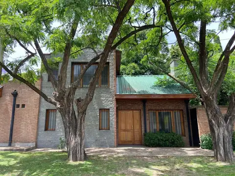 Casa en Venta con 5 cocheras