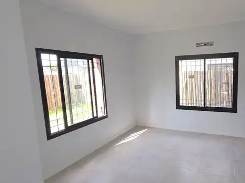 Duplex  Venta Las Margaritas, Pilar