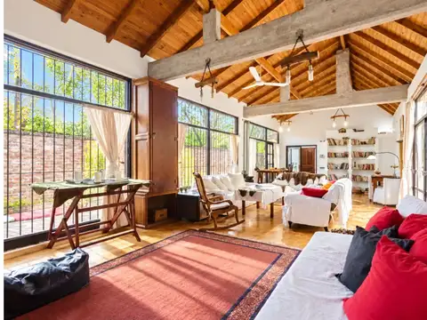 Casa 6 ambientes con 4 baños