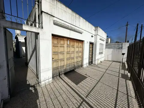 Zeballos 1932 entre Dante Hipólito Lugo y Calle 164, Bernal Oeste , Piso 0