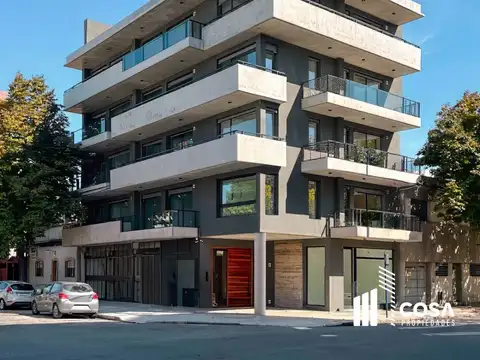 Alquiler Cochera con portón exclusivo directo a la calle Echesortu Rosario