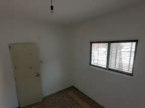 Casa 2 ambientes con 1 baño