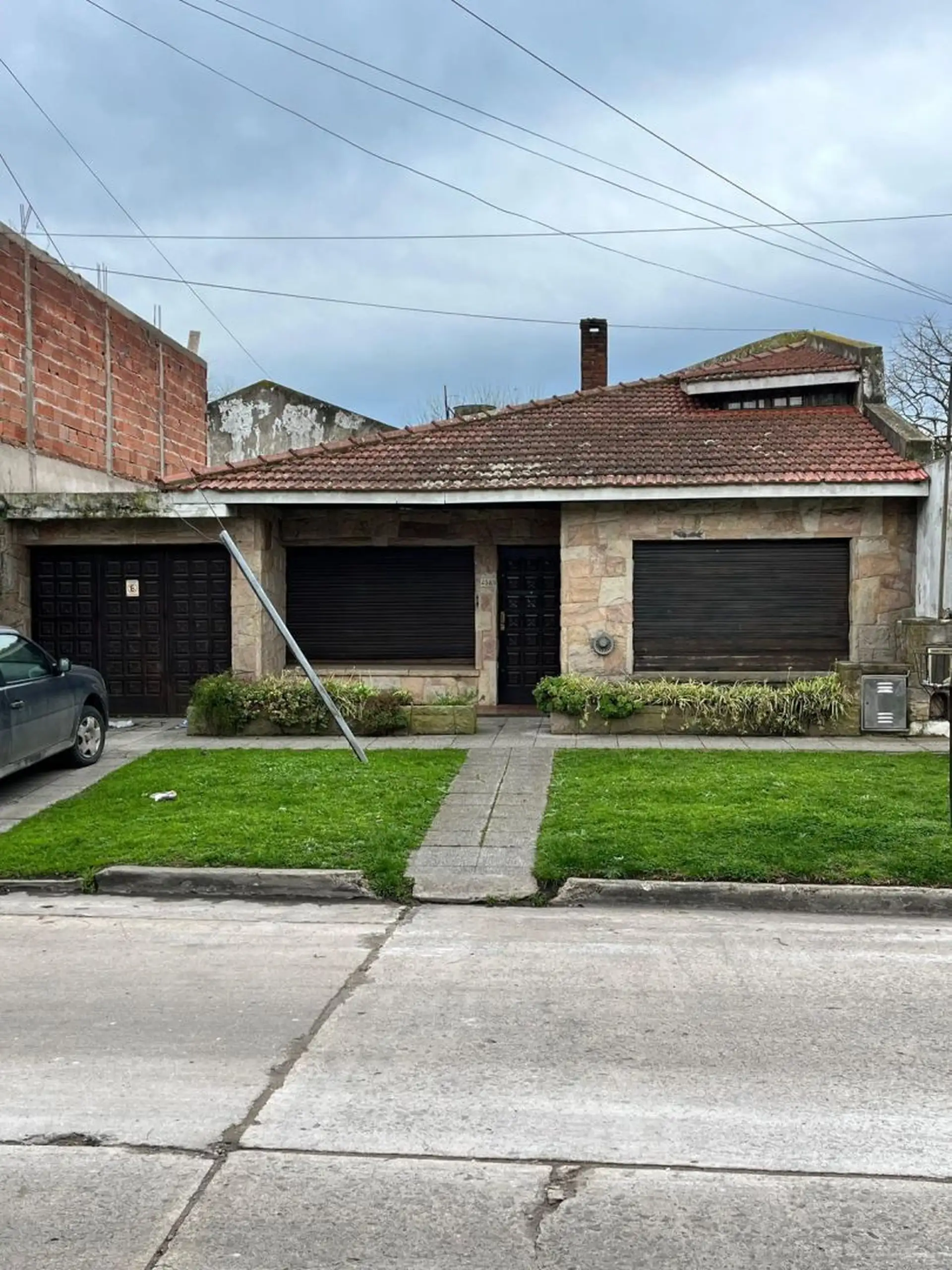 VENTA DE CHALET 4 AMBIENTES EN MAR DEL PLATA