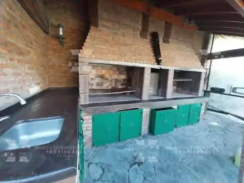 Casa 9 ambientes con 7 baños