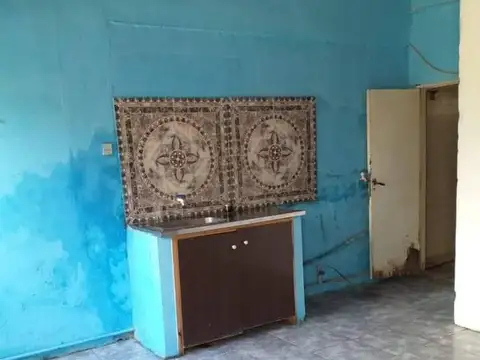 CASA CON DEPENDENCIA ZONA BARRIO MAGIORI