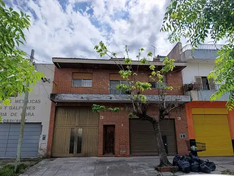 CASA VENTA CON LOCAL PABLO PODESTA