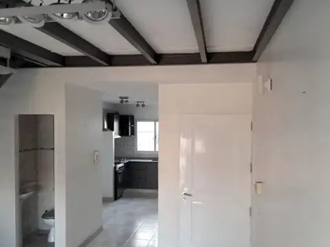 Depto Tipo Casa en Alquiler de 1 dormitorio