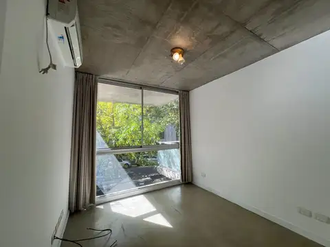 Crámer 100, Piso 1