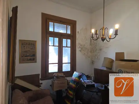 Casa 8 ambientes con 3 baños