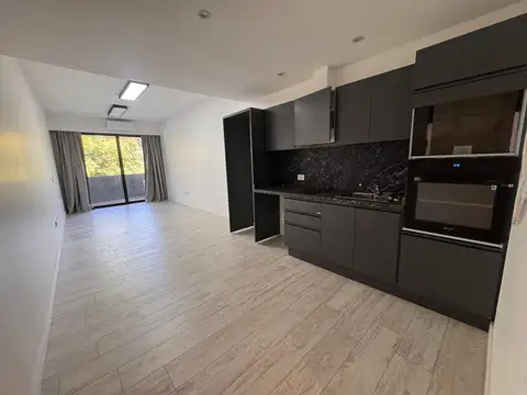 ALQUILER 1 AMBIENTE CON COCHERA LAS LOMITAS