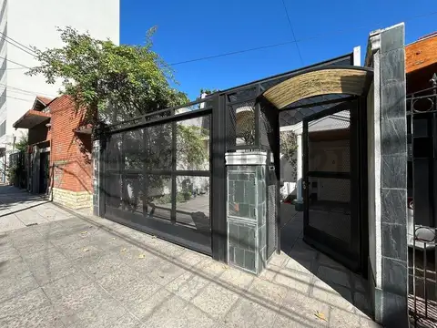 VENTA PH 3 AMB CON COCHERA EN CASEROS PERMUTA