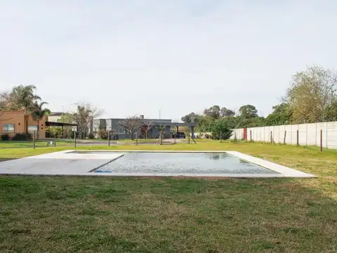Casa en Venta con 4 cocheras