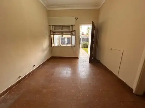 Casa en alquiler c/ cochera en Lomas del Mirador