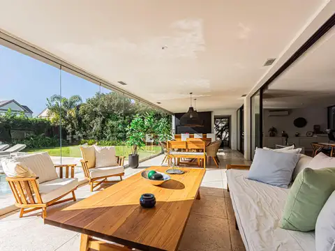Casa 6 ambientes con 4 baños