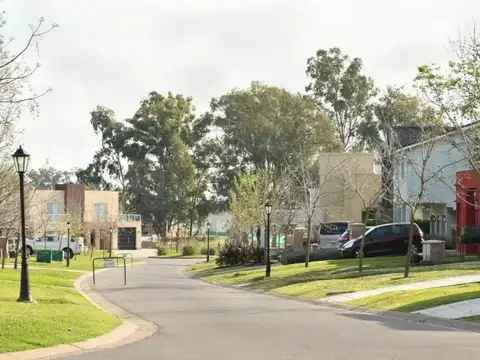 Rbs. Venta De Lote En Barrio Santa Elena