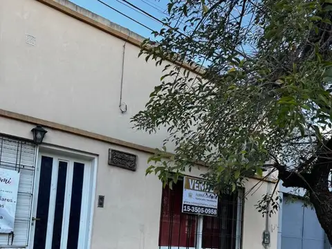 Casa CON GRAN FONDO Y Ph de dos ambientes