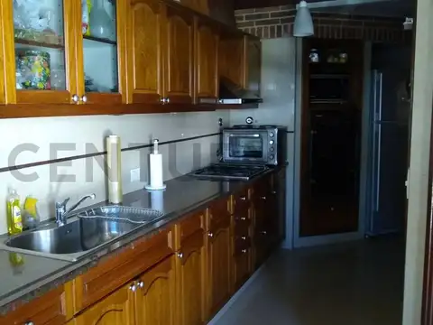 VENTA CASA DE 5 AMBIENTES en RAMOS MEJIA