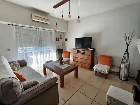 Depto Tipo Casa 3 ambientes con 2 baños