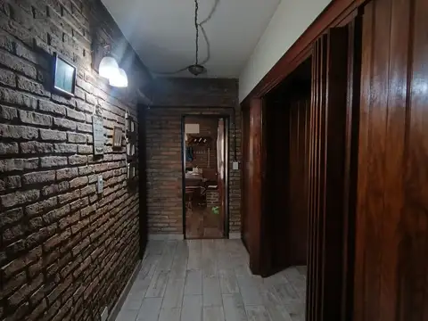 Casa 5 ambientes con 2 baños