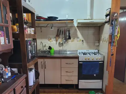 Casa en Lote Propio de 8,66 x 19,63 en una Planta con Cochera Patio y un Monoambiente arriba