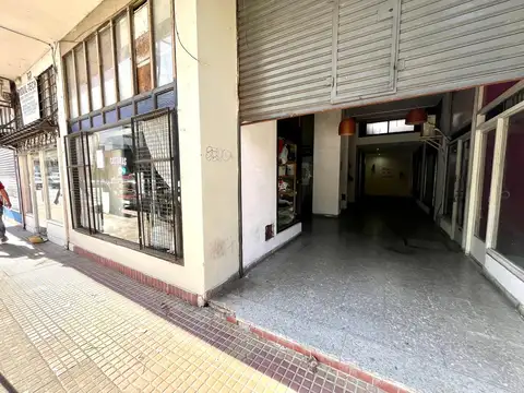 Local en venta en La Plata
