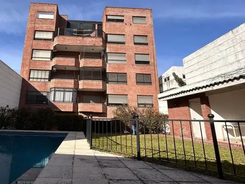 Departamento 5 ambientes con 4 baños