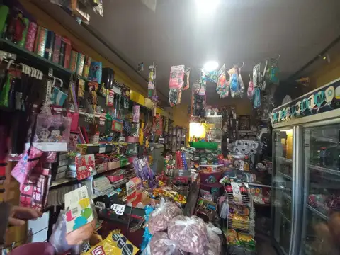LOCAL EN VENTA EN BERAZATEGUI SOBRE CALLE 148