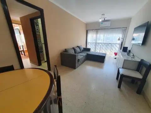 Alquiler  Temporario Departamento 3 Ambientes Cochera