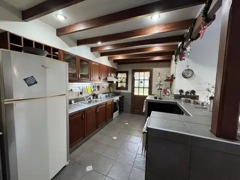 Casa en Venta con 6 cocheras