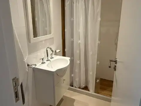 HERMOSO MONOAMBIENTE ALQUILER ANUAL
