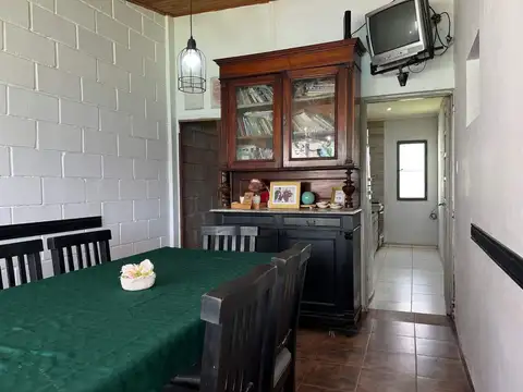 Casa 5 ambientes con 1 baño