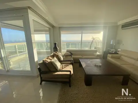 Venta Departamento 3 Dormitorios en suite - Primera Línea Mansa