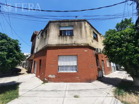 Venta PH 2 ambientes con patio en Ciudadela