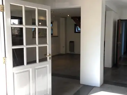 Casa en Alquiler con cochera