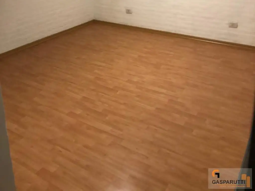 Casa en Alquiler con cochera